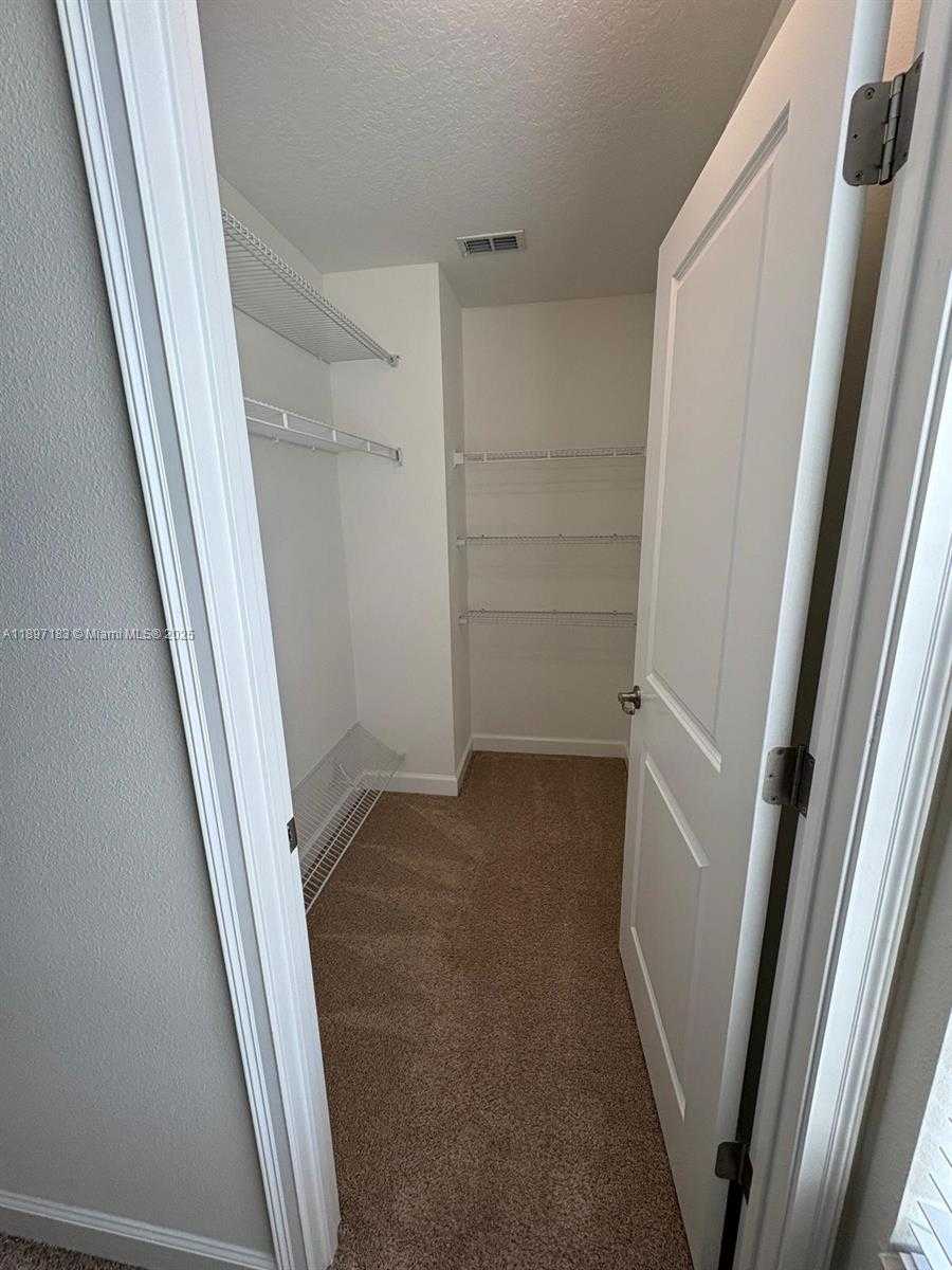 Small Image of 3074 WHITE HORSE CT, Kissimmee Number 49