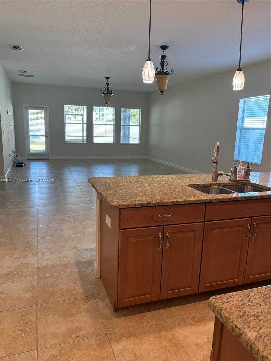 Small Image of 3074 WHITE HORSE CT, Kissimmee Number 7