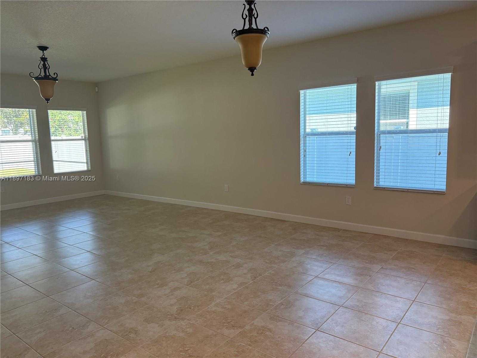 Small Image of 3074 WHITE HORSE CT, Kissimmee Number 9