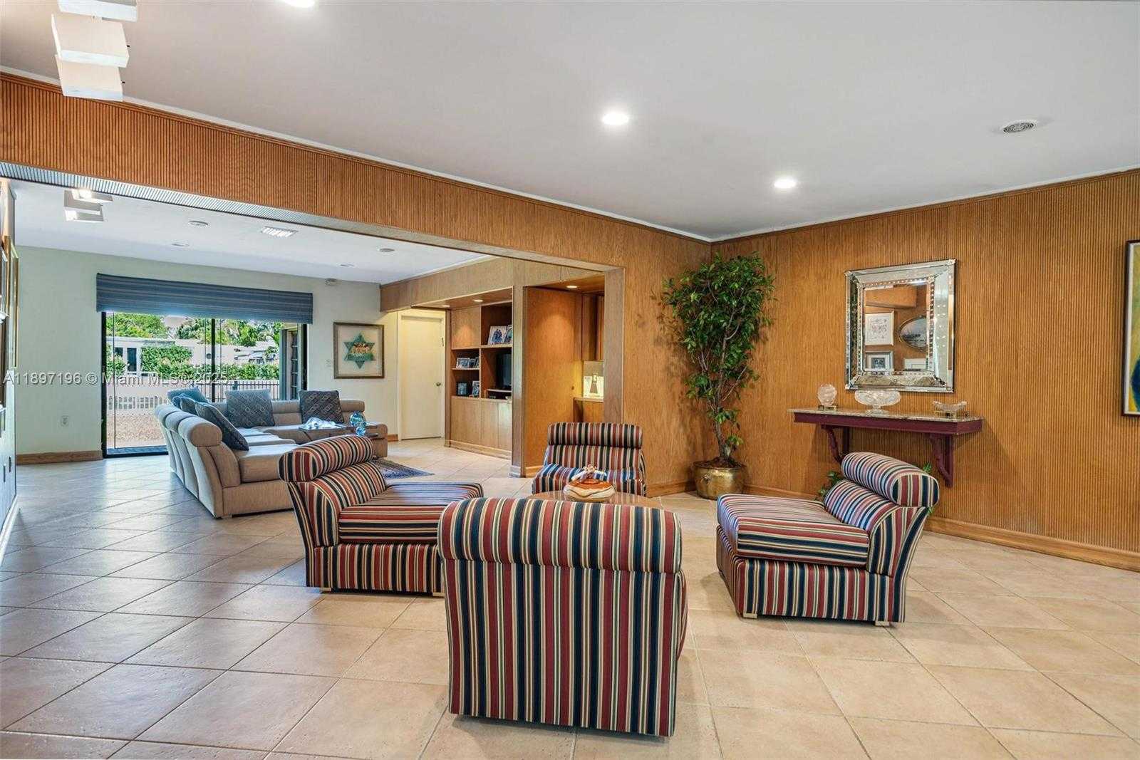 Small Image of 1855 DAYTONIA RD, Miami Beach Number 12