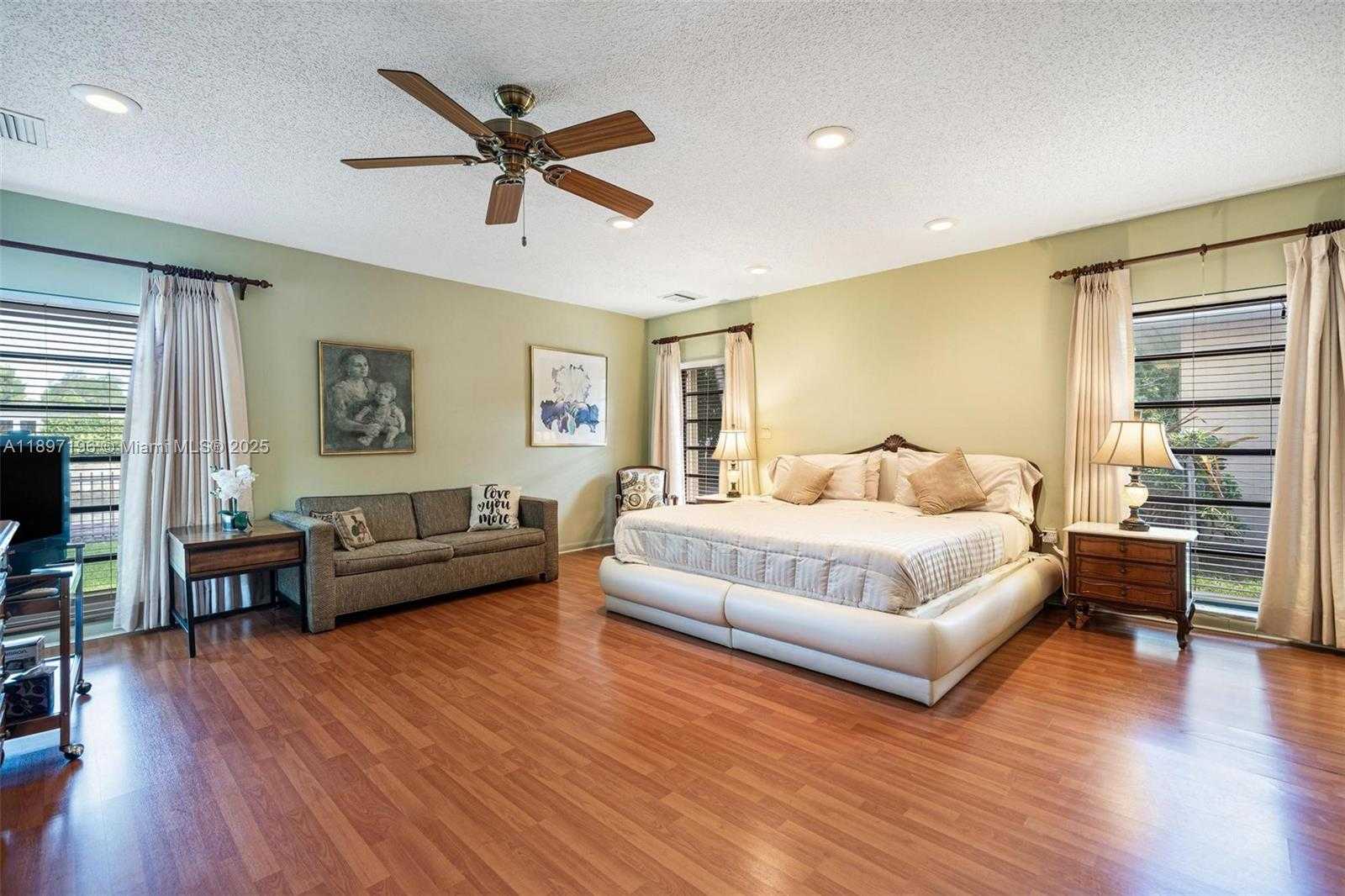 Small Image of 1855 DAYTONIA RD, Miami Beach Number 31