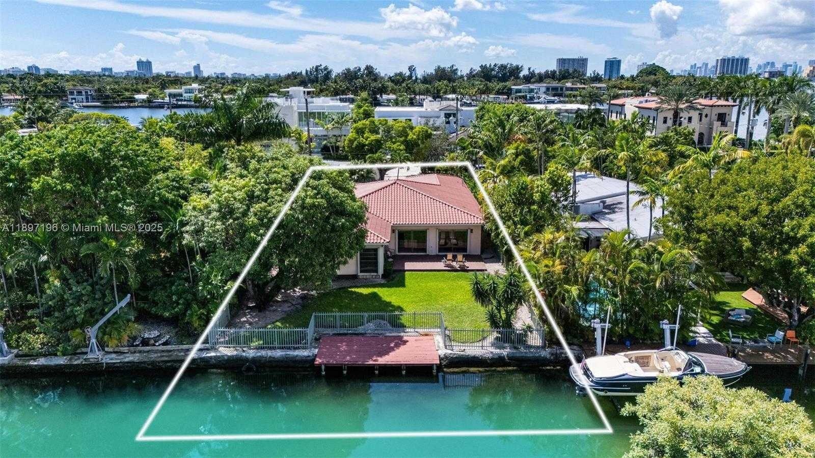 Small Image of 1855 DAYTONIA RD, Miami Beach Number 44