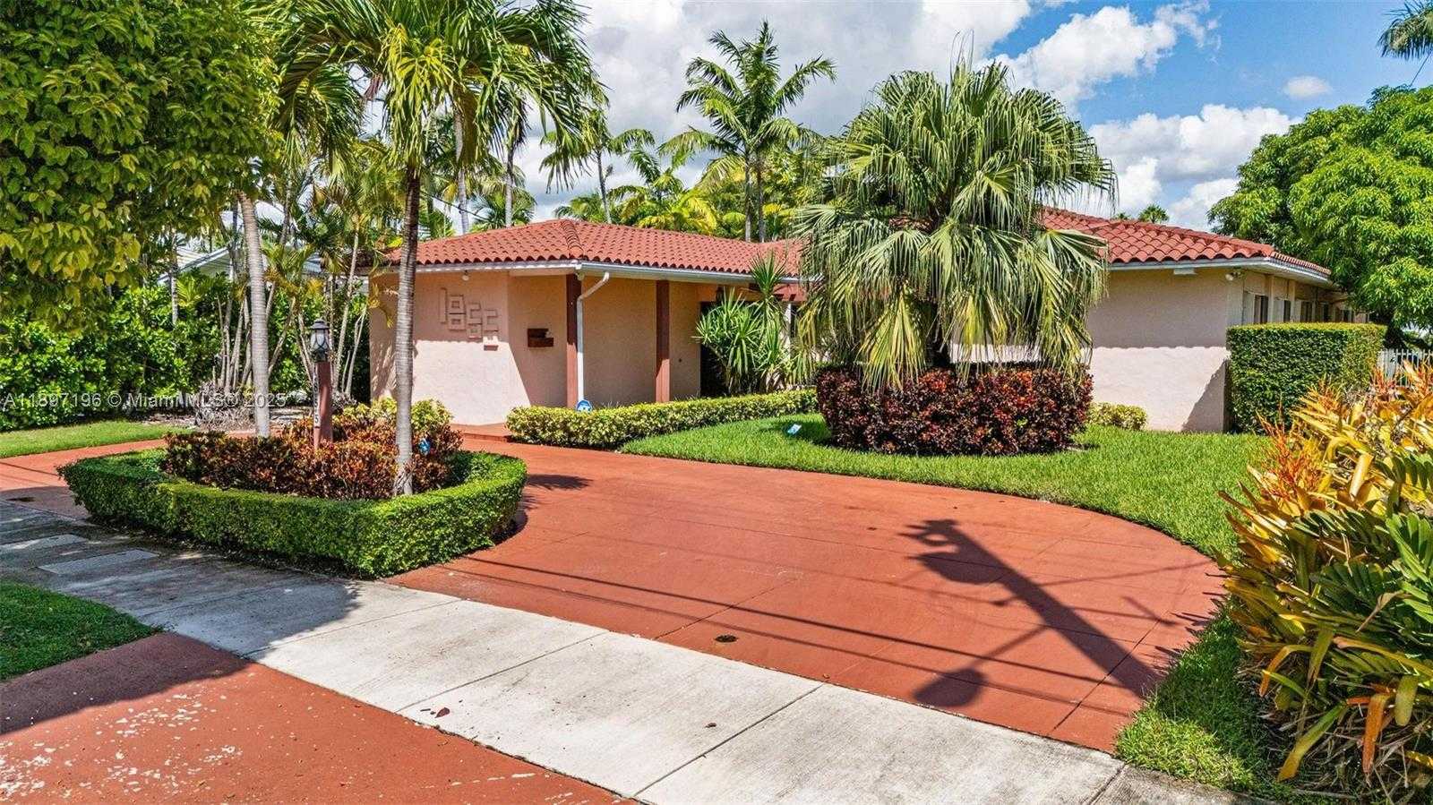Small Image of 1855 DAYTONIA RD, Miami Beach Number 6
