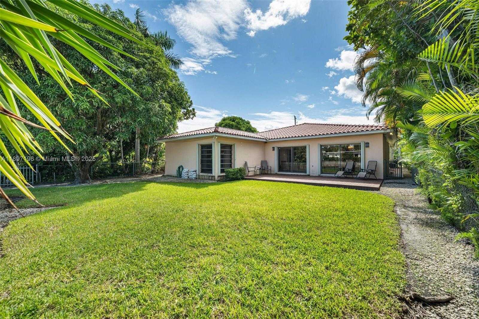 Small Image of 1855 DAYTONIA RD, Miami Beach Number 7