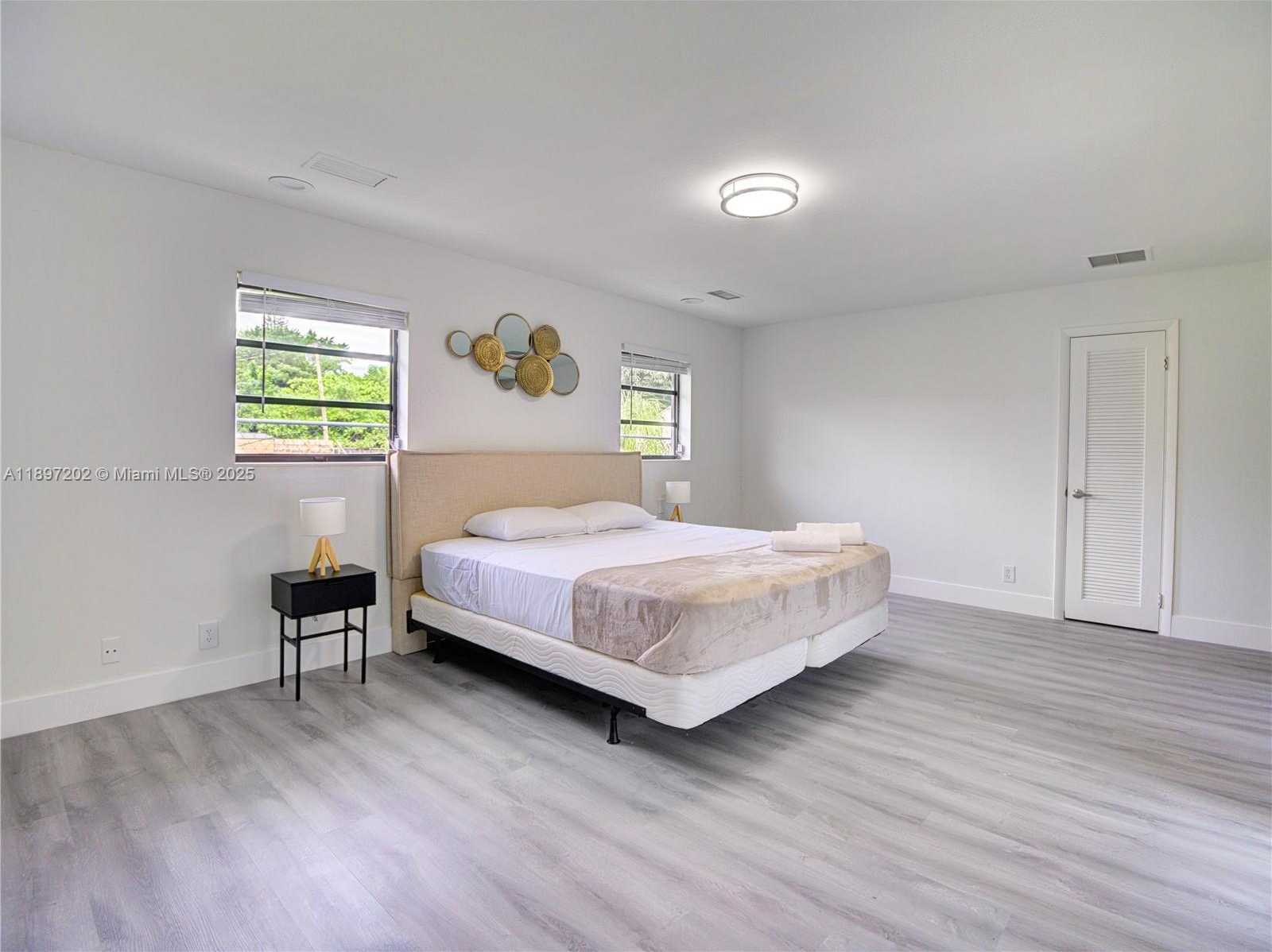 Small Image of 2703 ADAMS ST, Hollywood Number 17