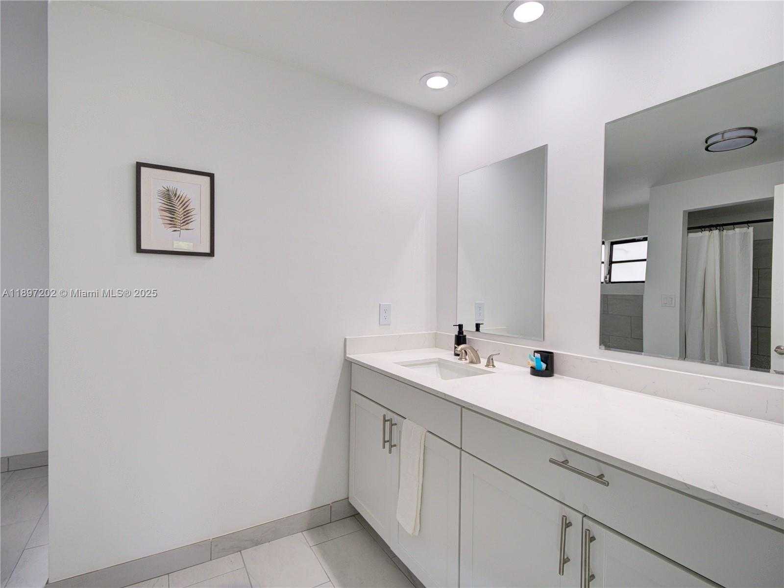 Small Image of 2703 ADAMS ST, Hollywood Number 20