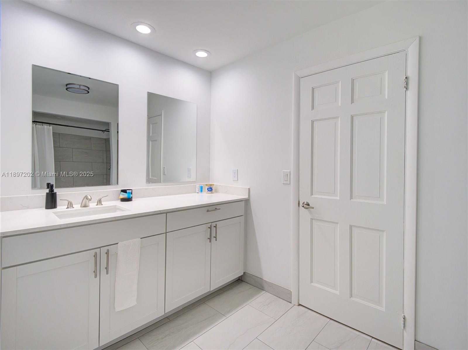Small Image of 2703 ADAMS ST, Hollywood Number 22