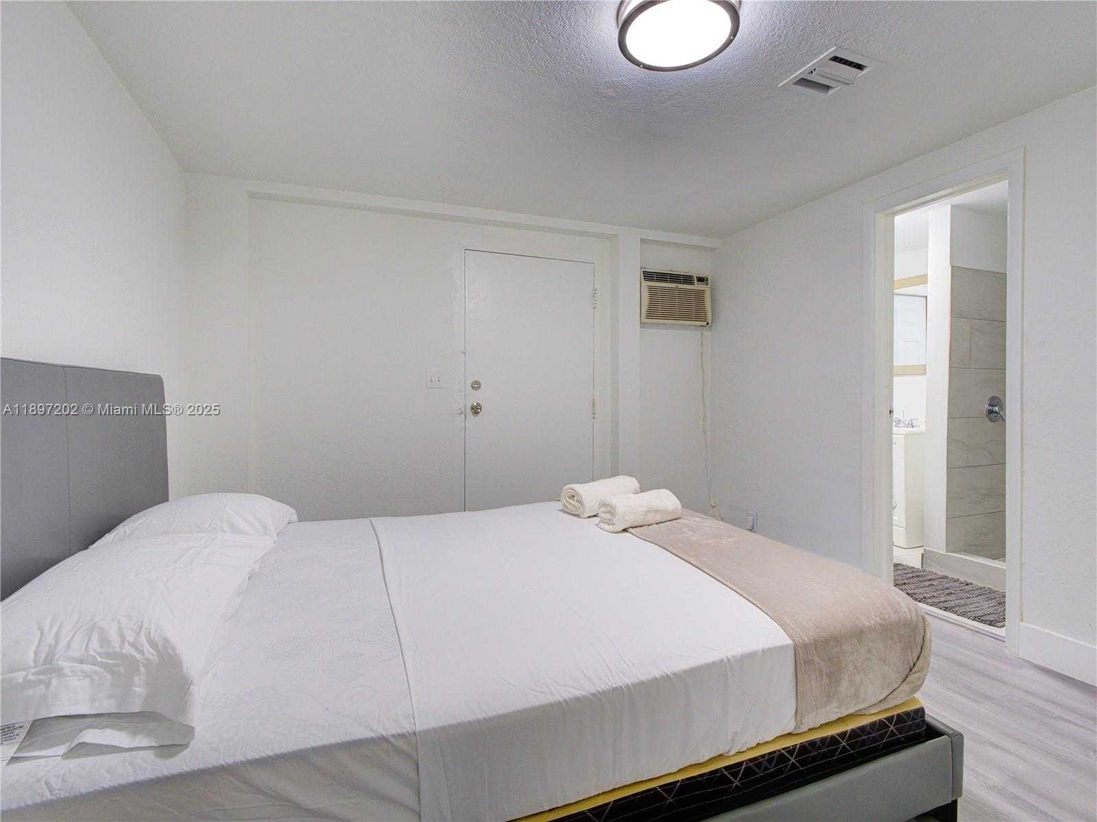 Small Image of 2703 ADAMS ST, Hollywood Number 27
