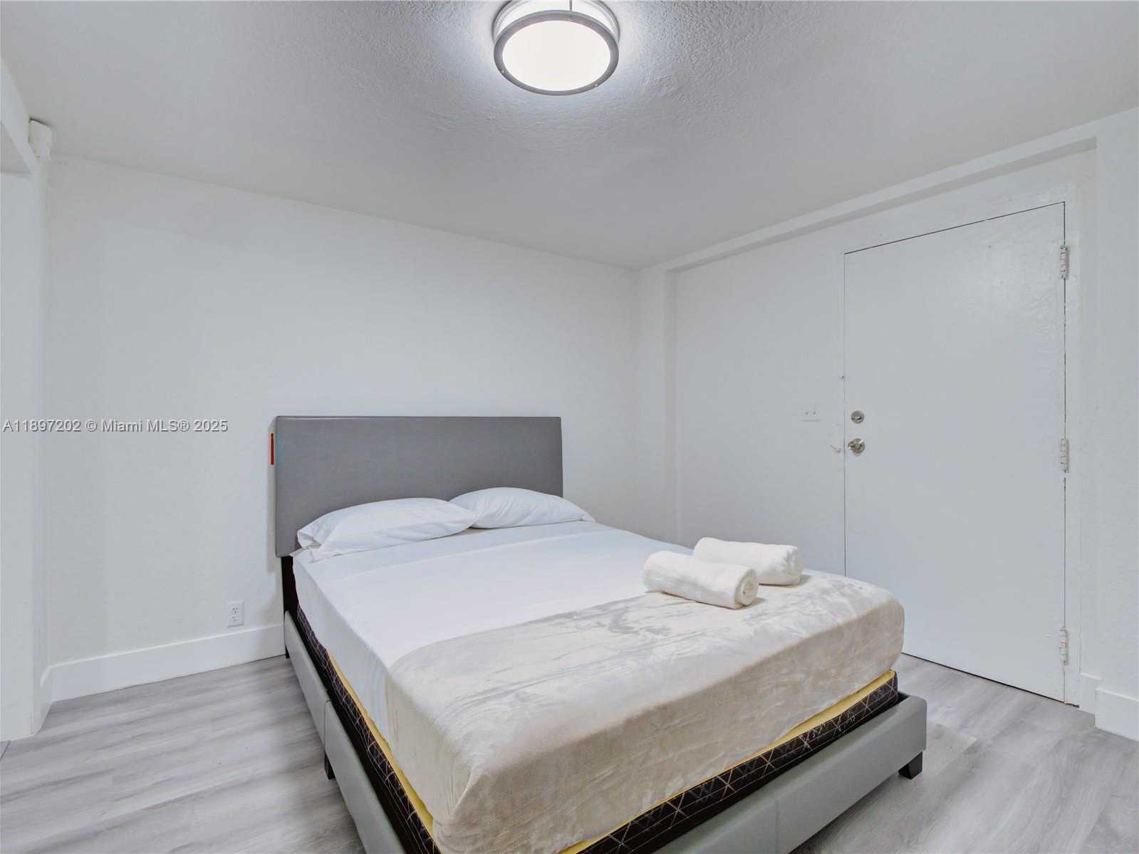 Small Image of 2703 ADAMS ST, Hollywood Number 28