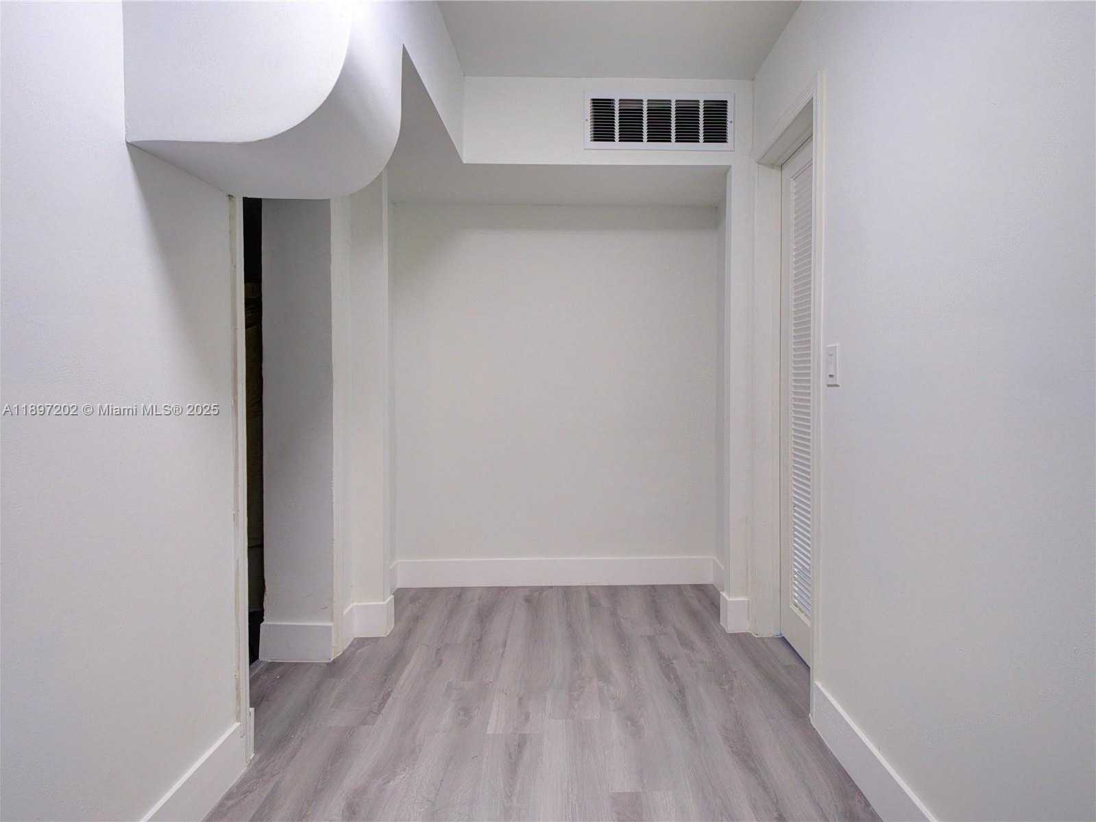 Small Image of 2703 ADAMS ST, Hollywood Number 30