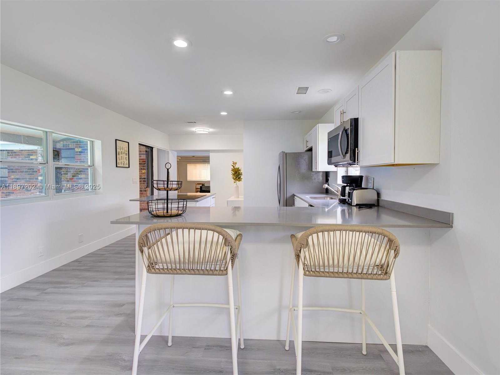 Small Image of 2703 ADAMS ST, Hollywood Number 31
