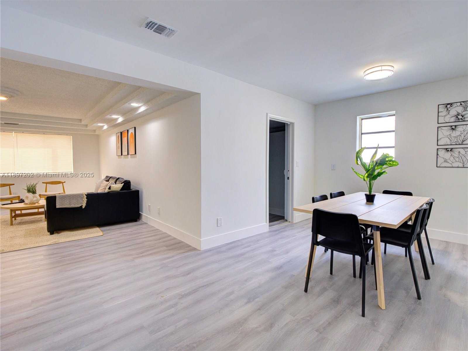 Small Image of 2703 ADAMS ST, Hollywood Number 34