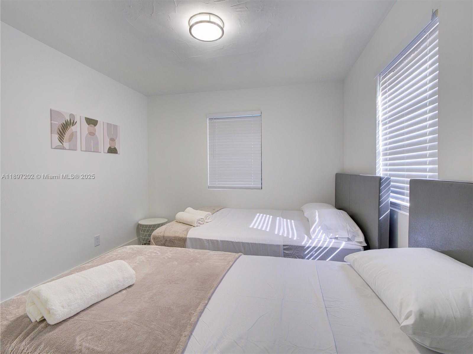 Small Image of 2703 ADAMS ST, Hollywood Number 35