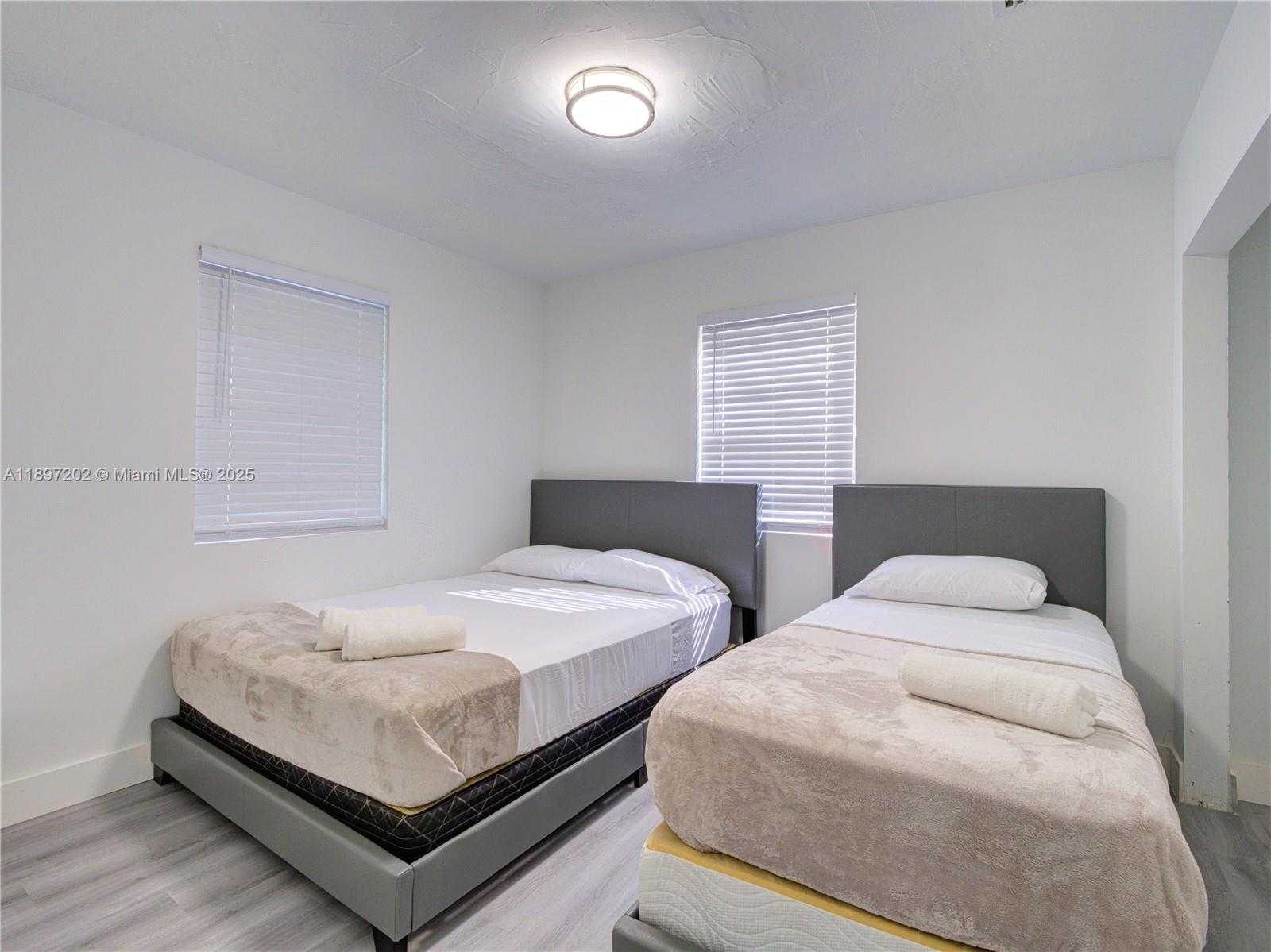 Small Image of 2703 ADAMS ST, Hollywood Number 36
