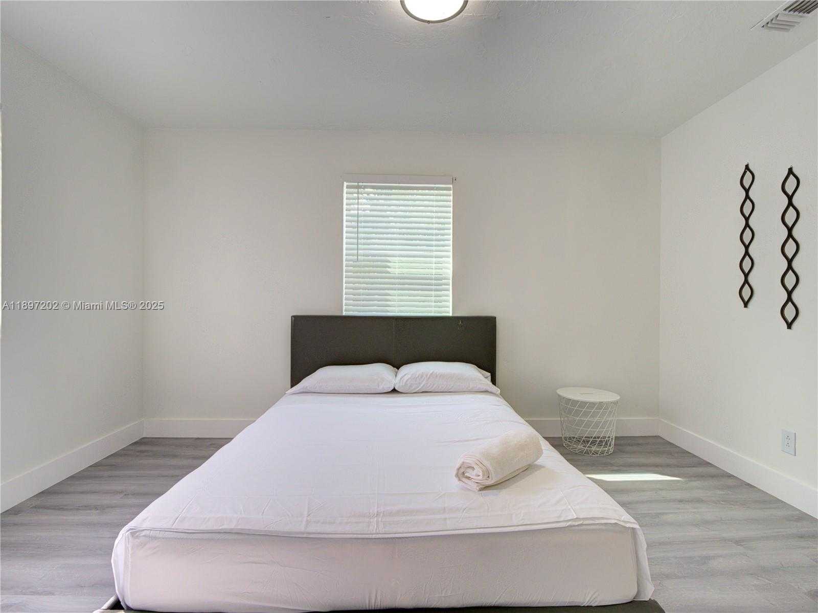 Small Image of 2703 ADAMS ST, Hollywood Number 41