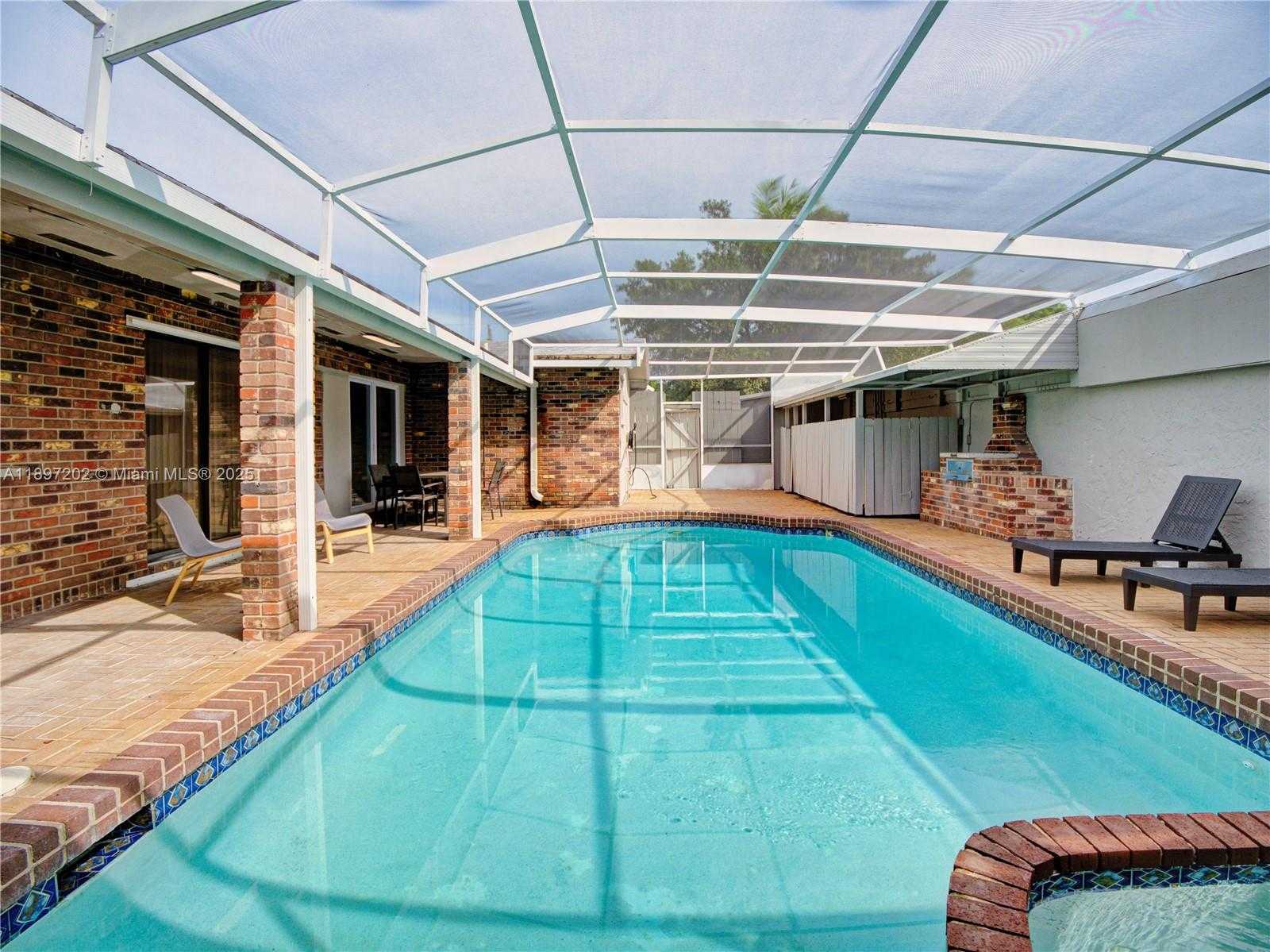 Small Image of 2703 ADAMS ST, Hollywood Number 44