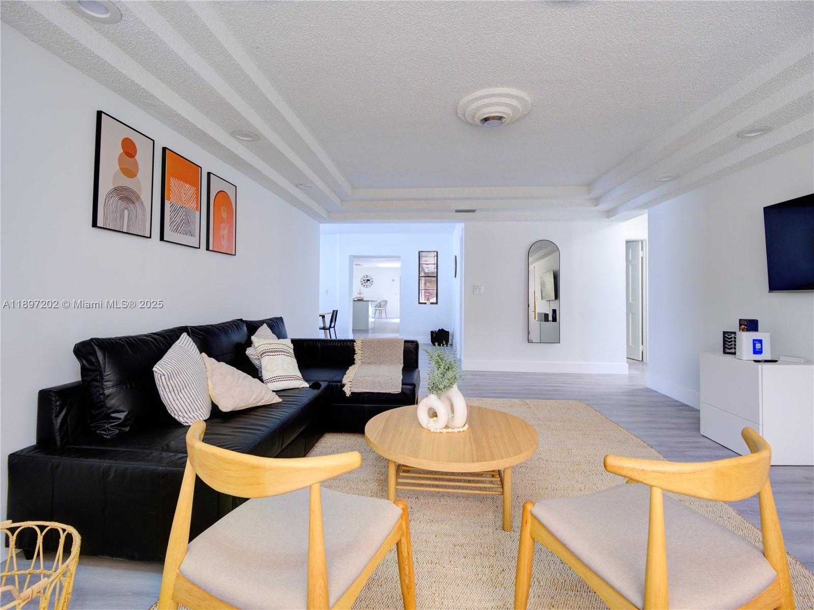 Small Image of 2703 ADAMS ST, Hollywood Number 6