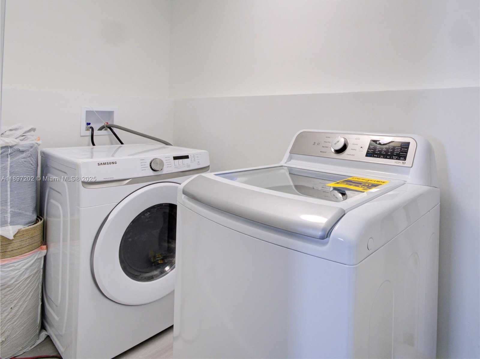 Small Image of 2703 ADAMS ST, Hollywood Number 8