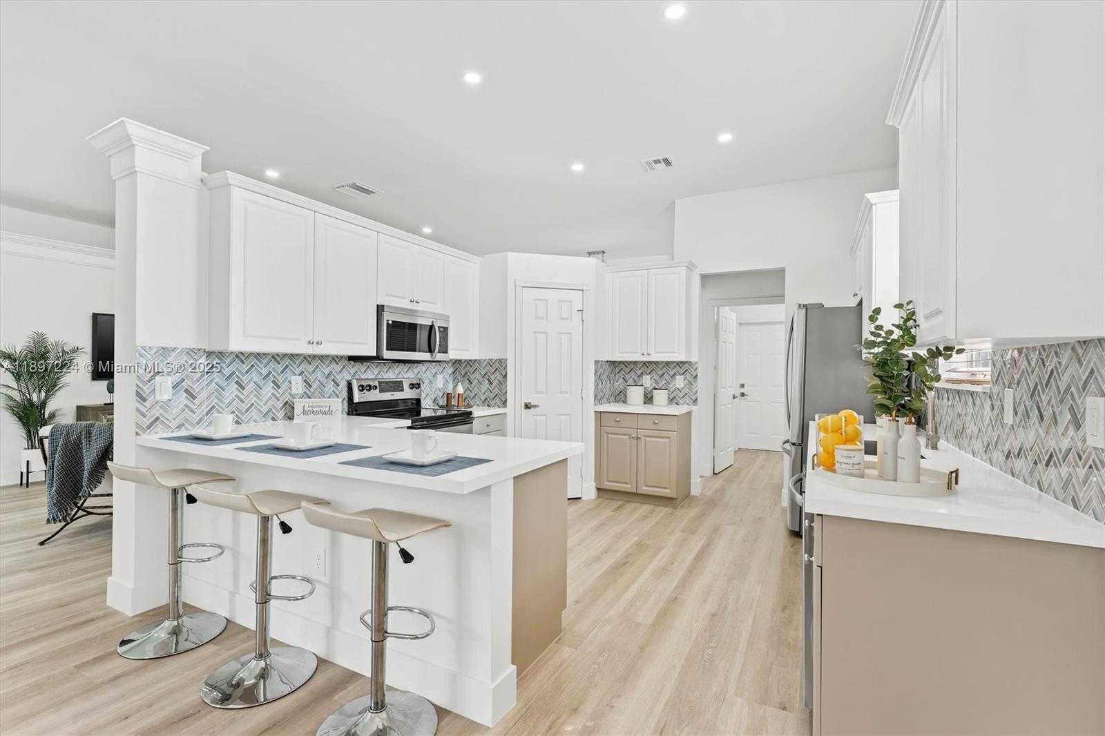 Small Image of 5060 SOUTH WEST 163RD AVE, Miramar Number 10