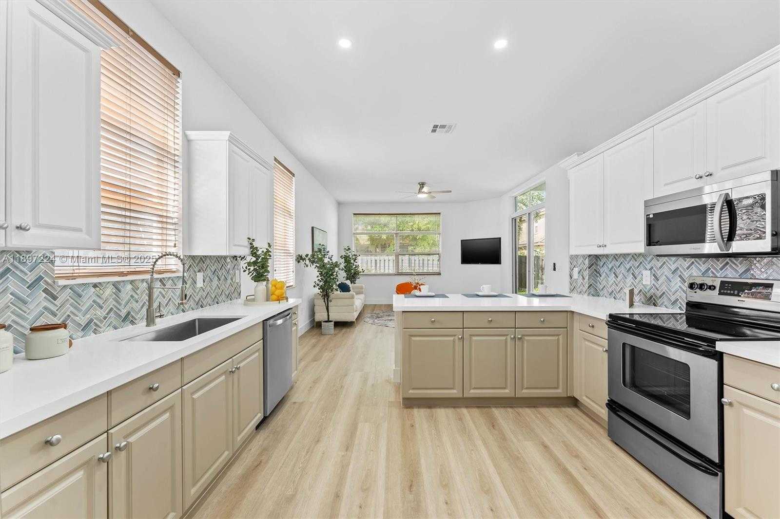 Small Image of 5060 SOUTH WEST 163RD AVE, Miramar Number 13