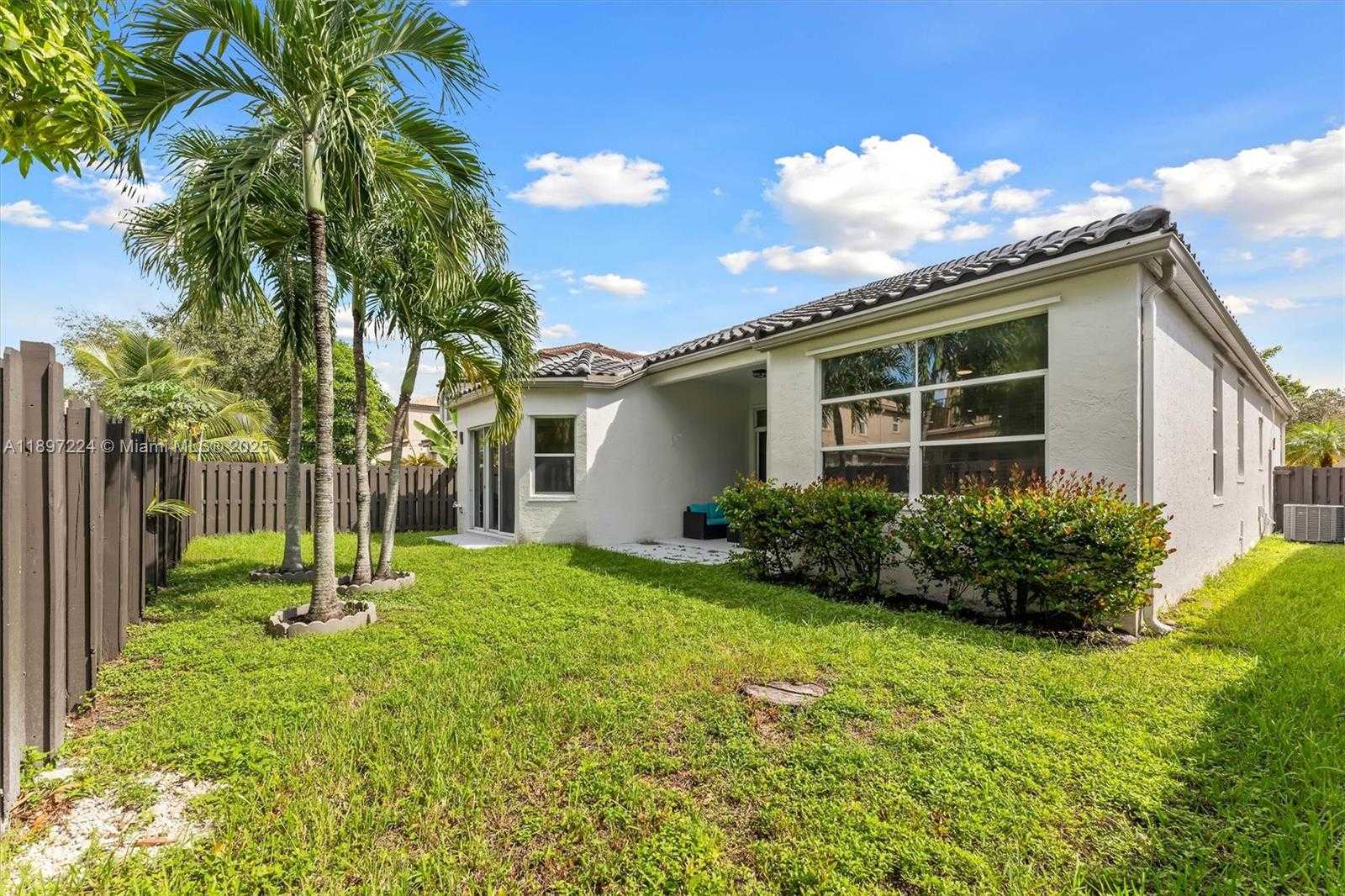 Small Image of 5060 SOUTH WEST 163RD AVE, Miramar Number 30