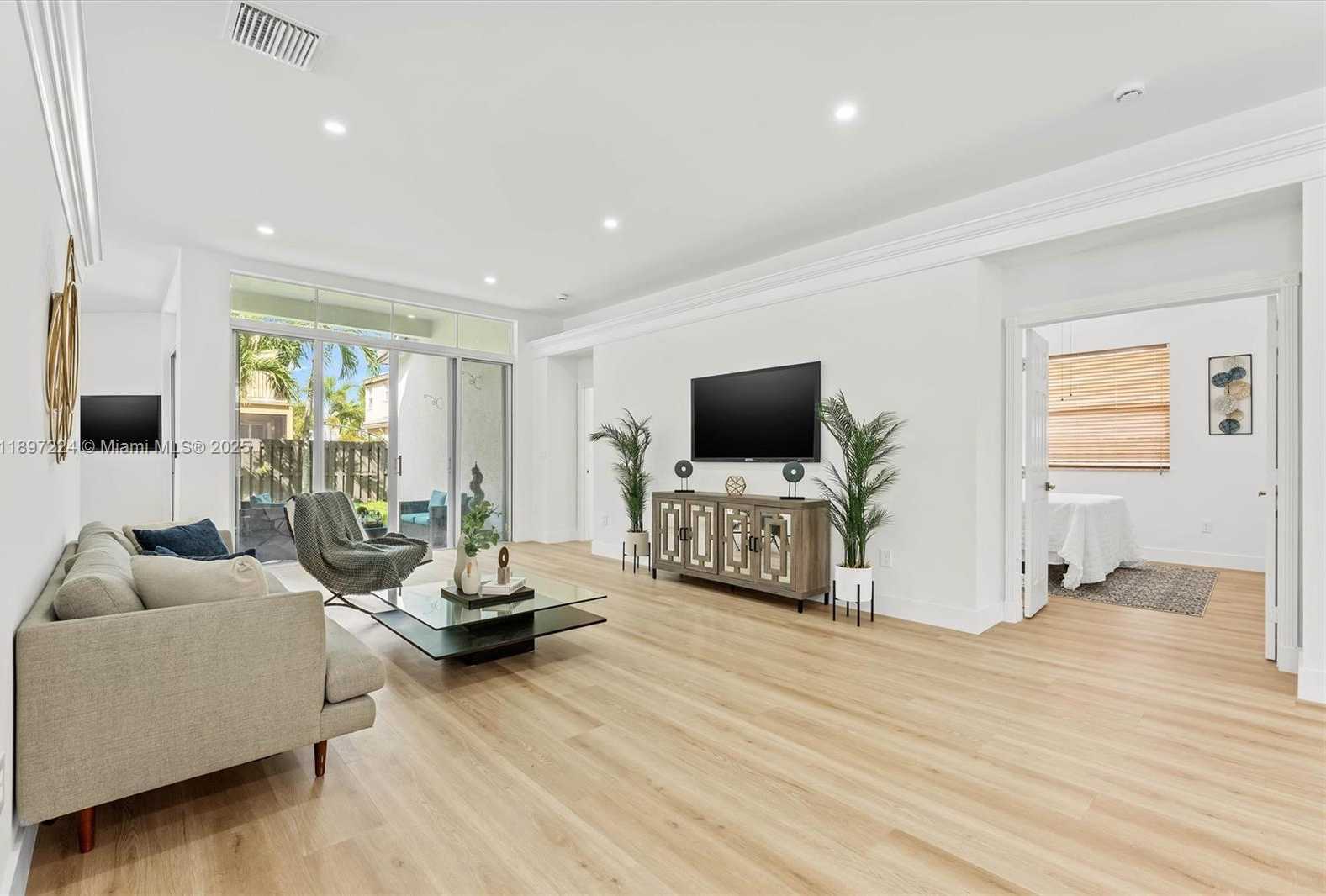 Small Image of 5060 SOUTH WEST 163RD AVE, Miramar Number 7
