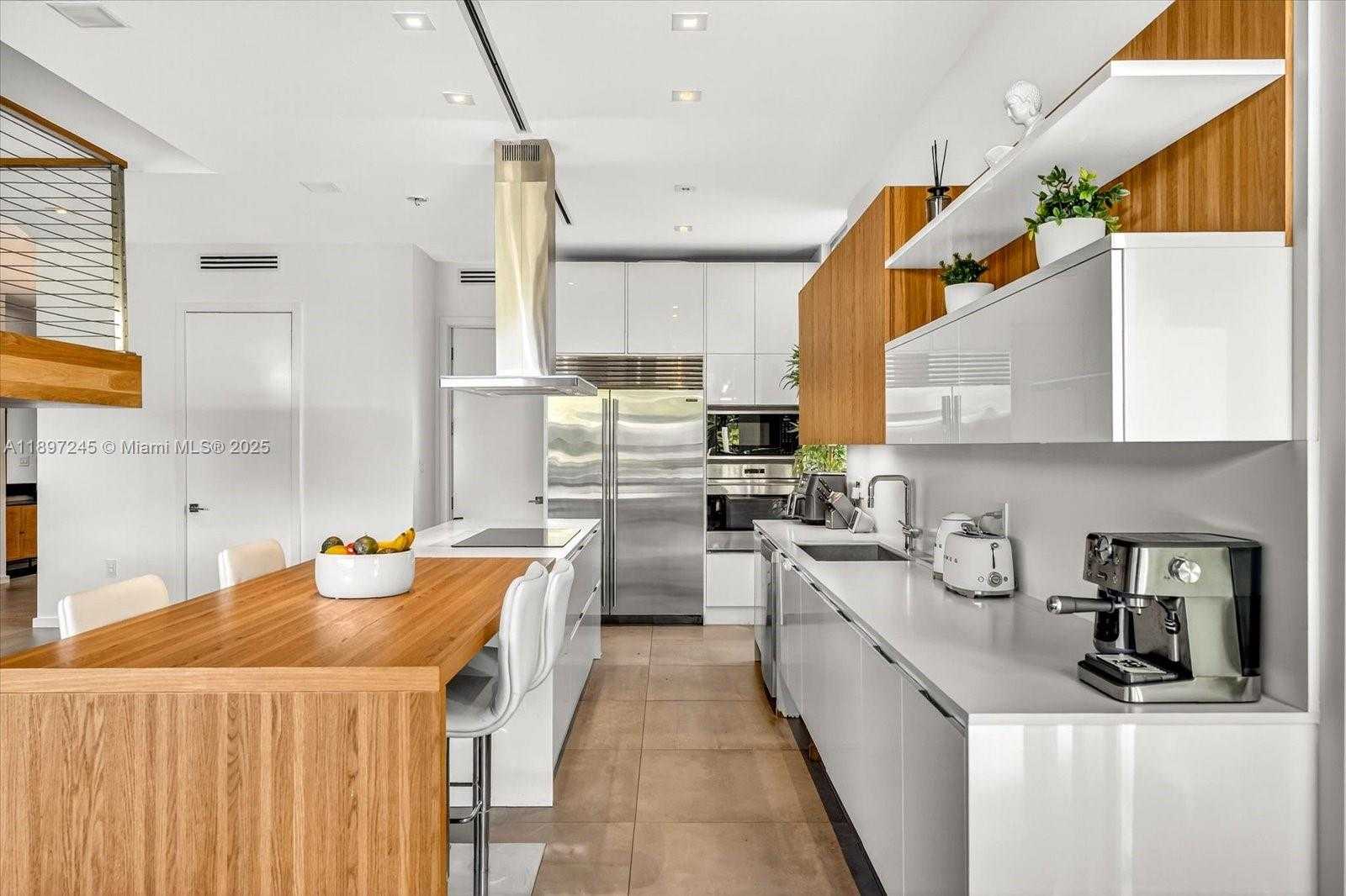 Small Image of 201 PALM AVE, Miami Beach Number 11