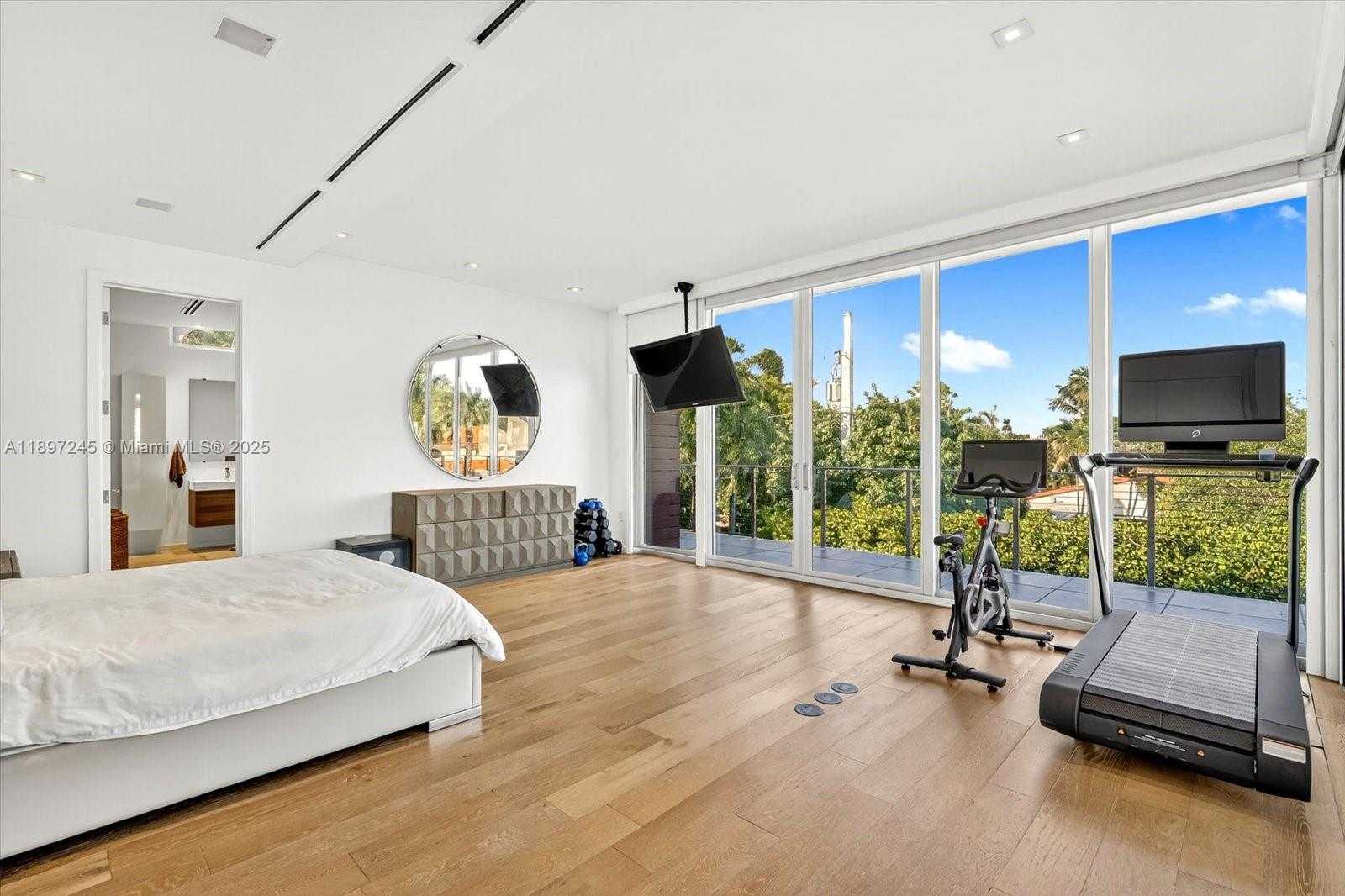 Small Image of 201 PALM AVE, Miami Beach Number 13