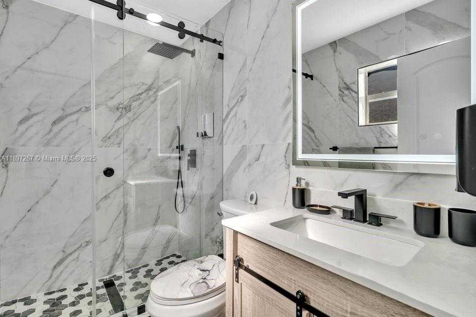 Small Image of 2112 NORTH 14TH TER, Hollywood Number 8