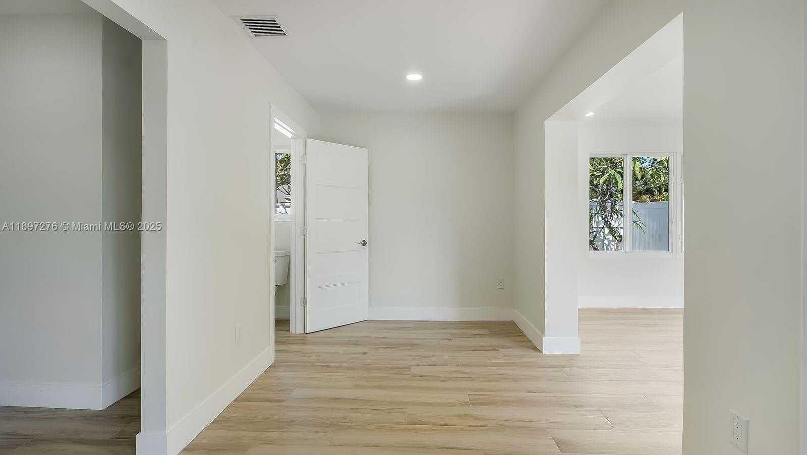 Small Image of 5713 NORTH EAST 17TH TER, Fort Lauderdale Number 22