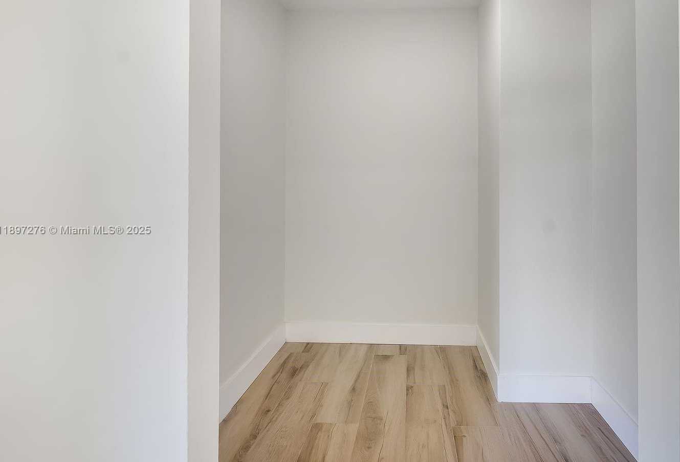 Small Image of 5713 NORTH EAST 17TH TER, Fort Lauderdale Number 27