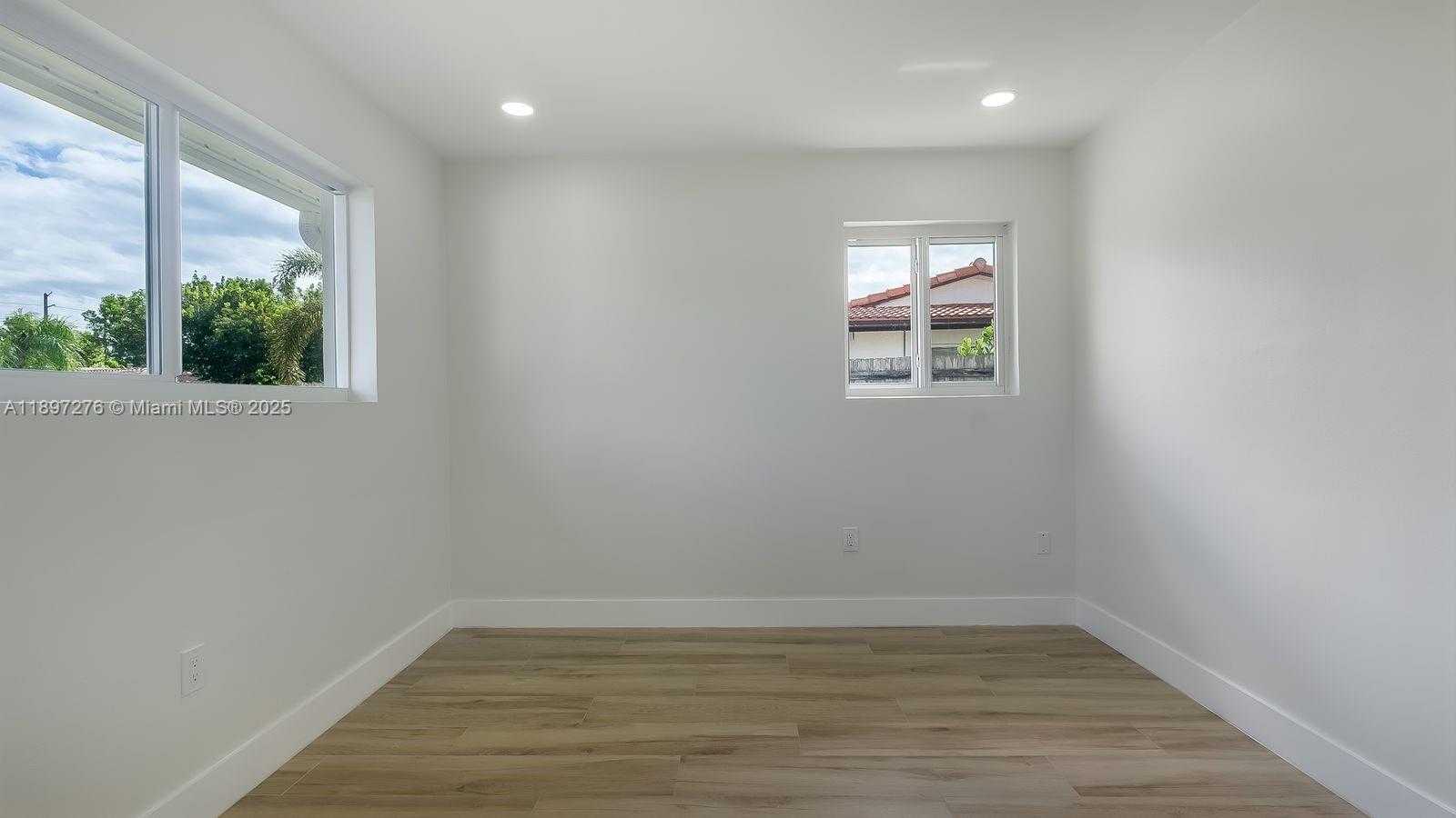 Small Image of 5713 NORTH EAST 17TH TER, Fort Lauderdale Number 37