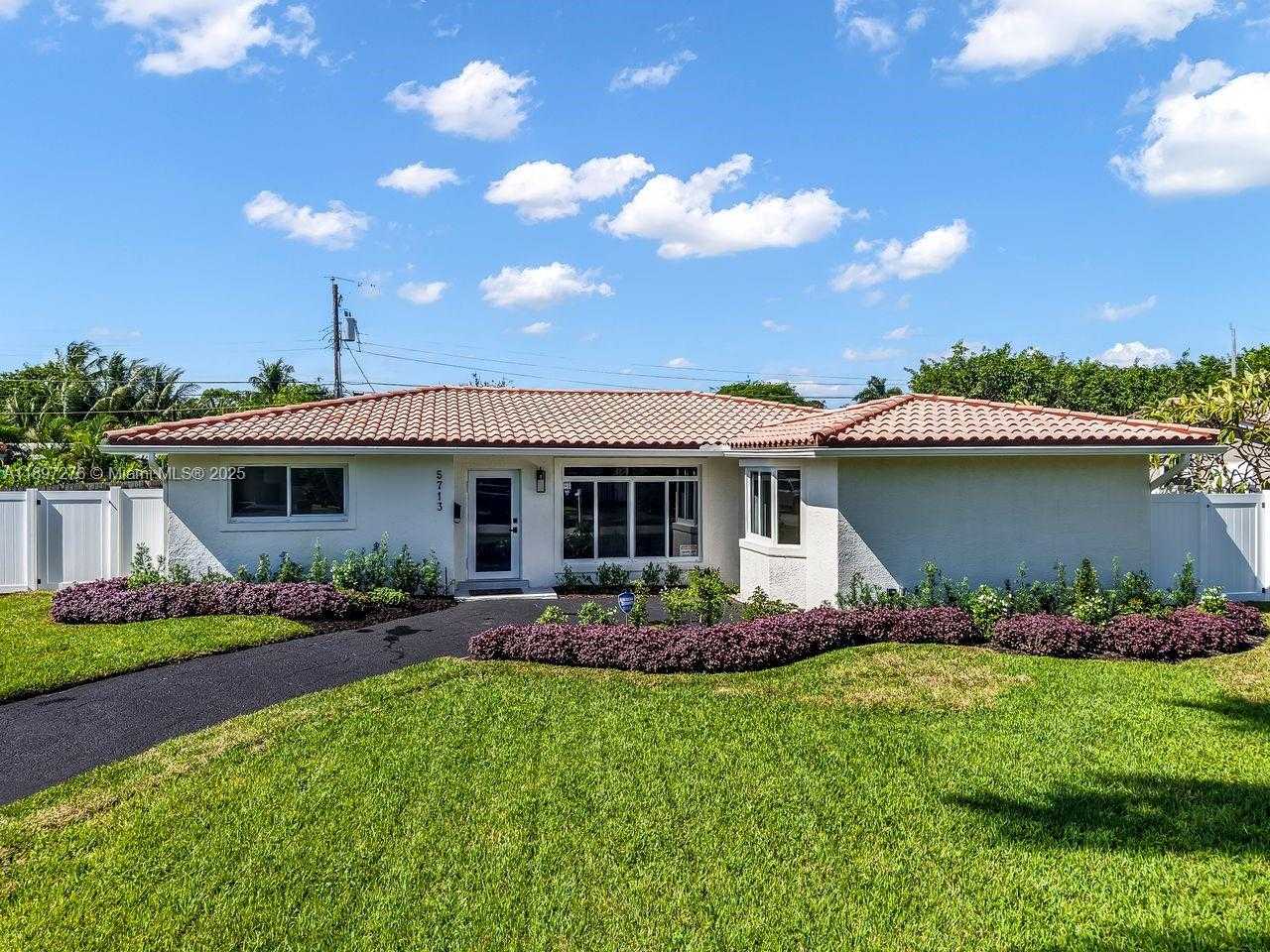 Small Image of 5713 NORTH EAST 17TH TER, Fort Lauderdale Number 40