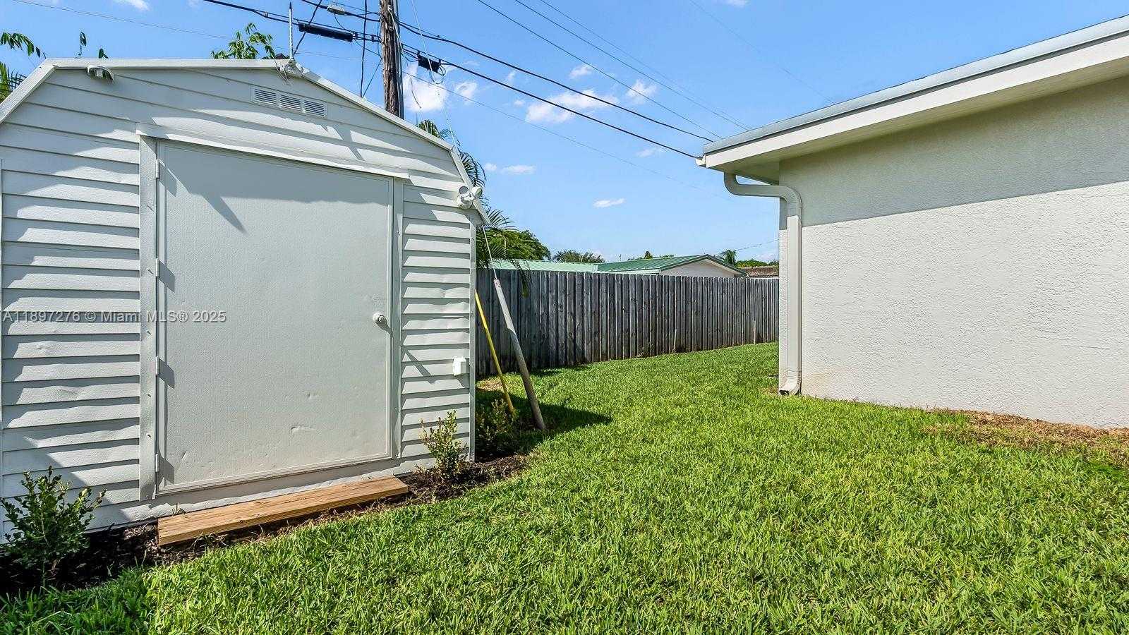 Small Image of 5713 NORTH EAST 17TH TER, Fort Lauderdale Number 48