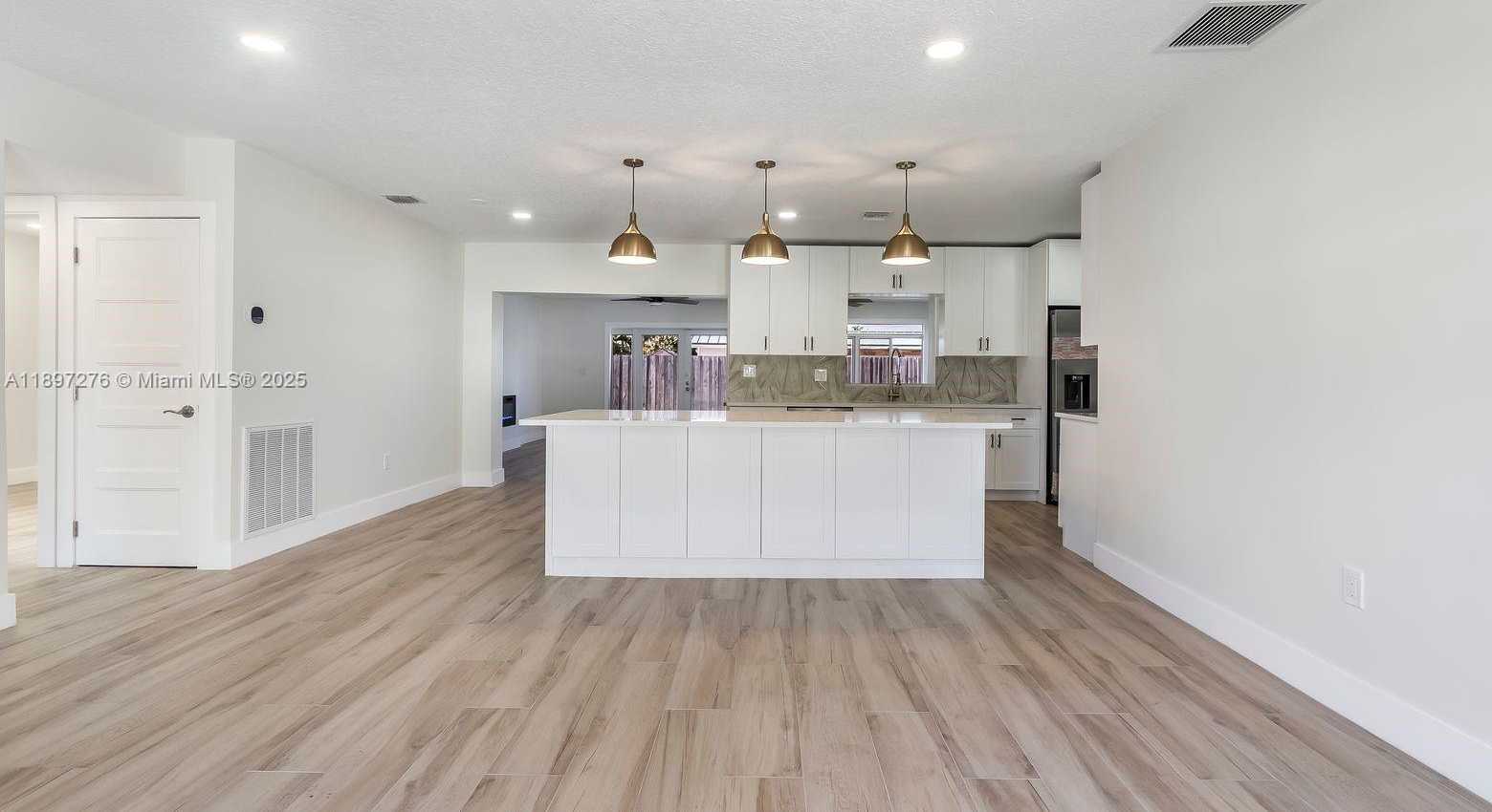 Small Image of 5713 NORTH EAST 17TH TER, Fort Lauderdale Number 6