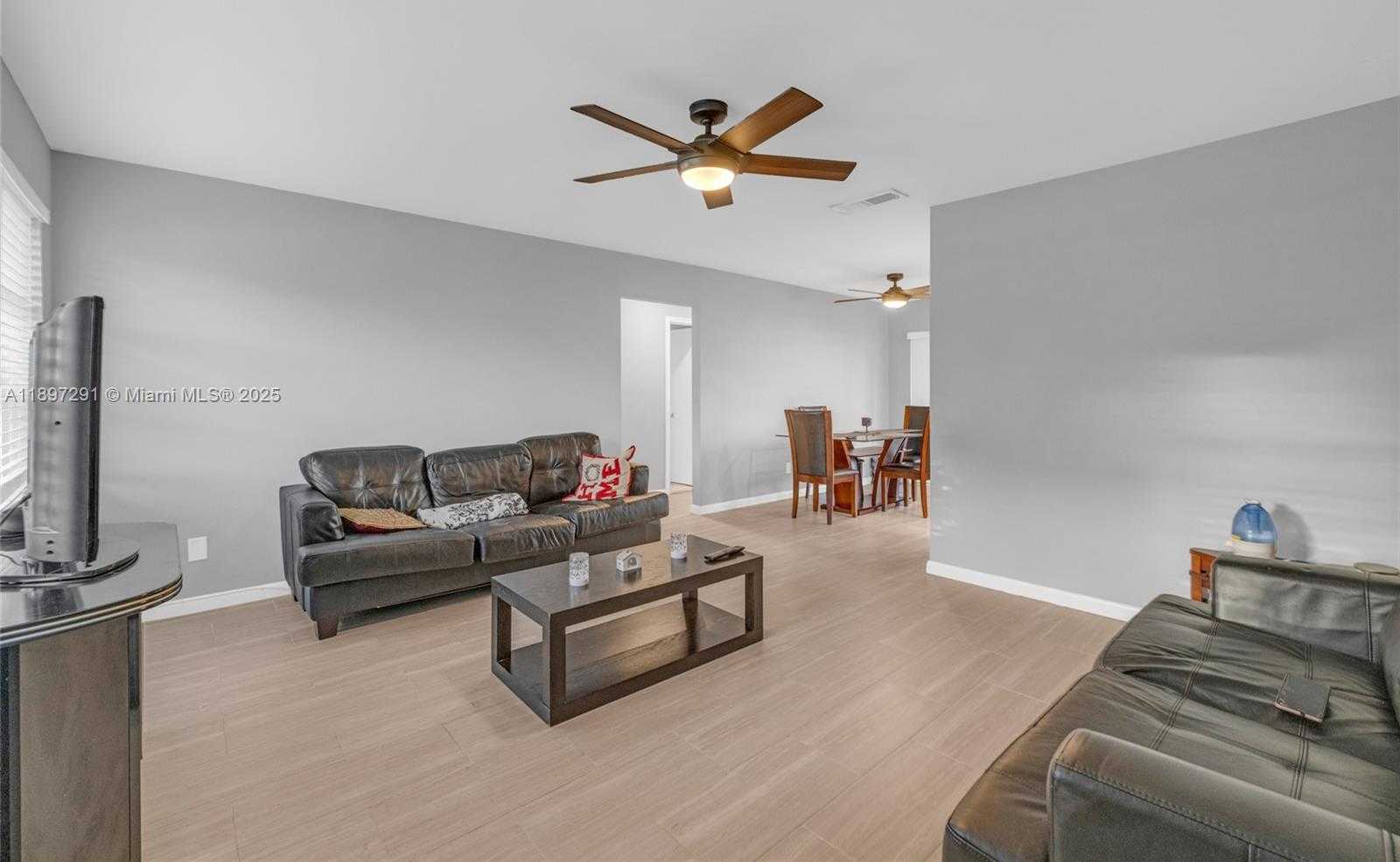 Small Image of 980 NORTH WEST 69 AVE, Margate Number 5