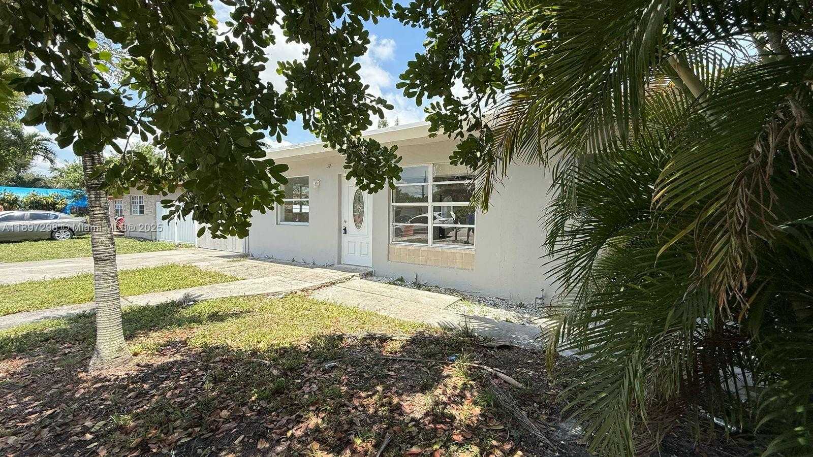 Small Image of 5621 CLEVELAND ST, Hollywood Number 17