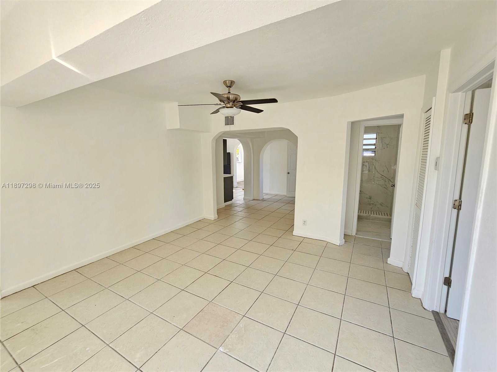 Small Image of 5621 CLEVELAND ST, Hollywood Number 7
