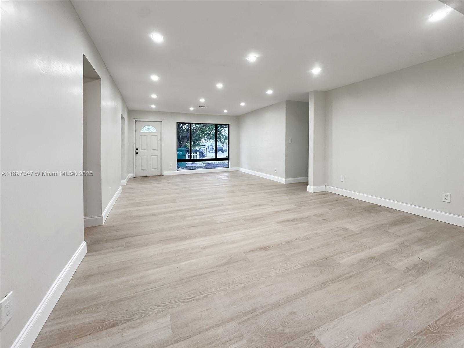Small Image of 1449 SOUTH WEST 49TH AVE, Fort Lauderdale Number 11