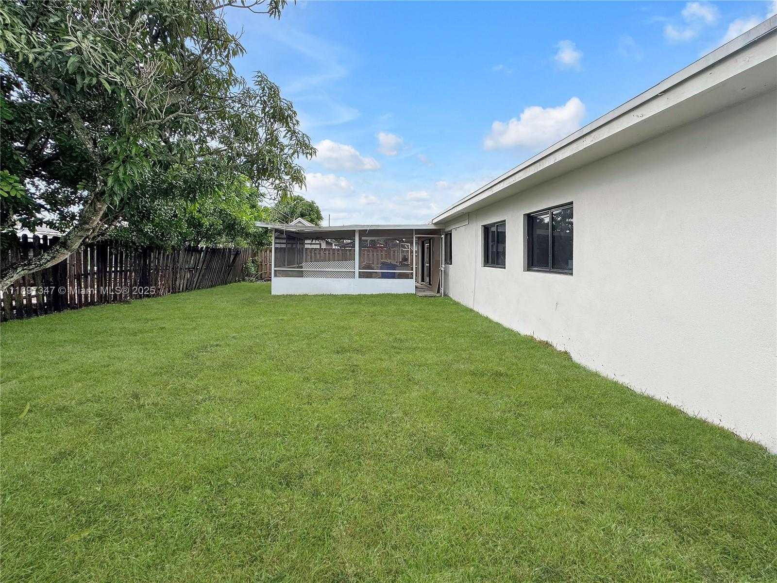 Small Image of 1449 SOUTH WEST 49TH AVE, Fort Lauderdale Number 14