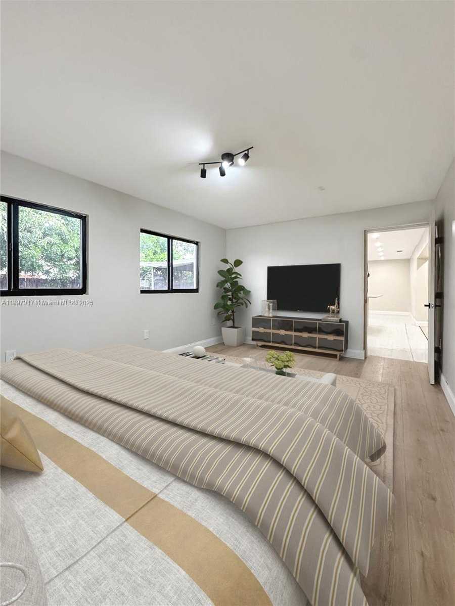 Small Image of 1449 SOUTH WEST 49TH AVE, Fort Lauderdale Number 29