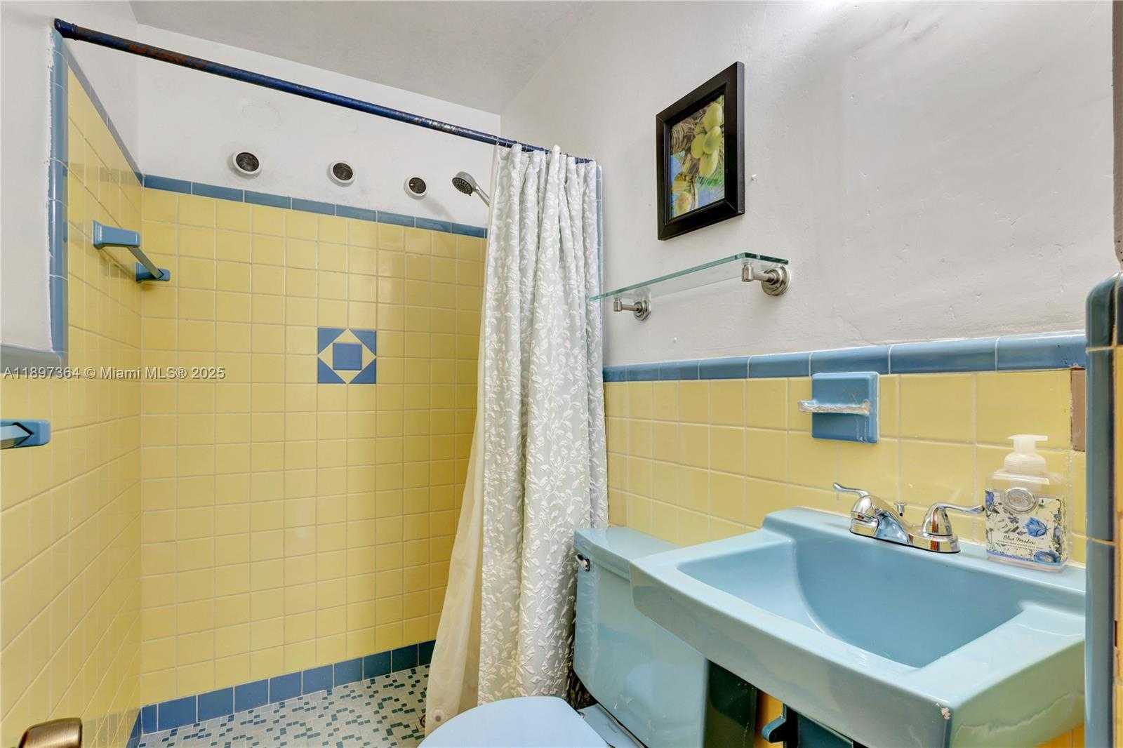 Small Image of 1140 NORTH WEST 127TH ST, North Miami Number 14