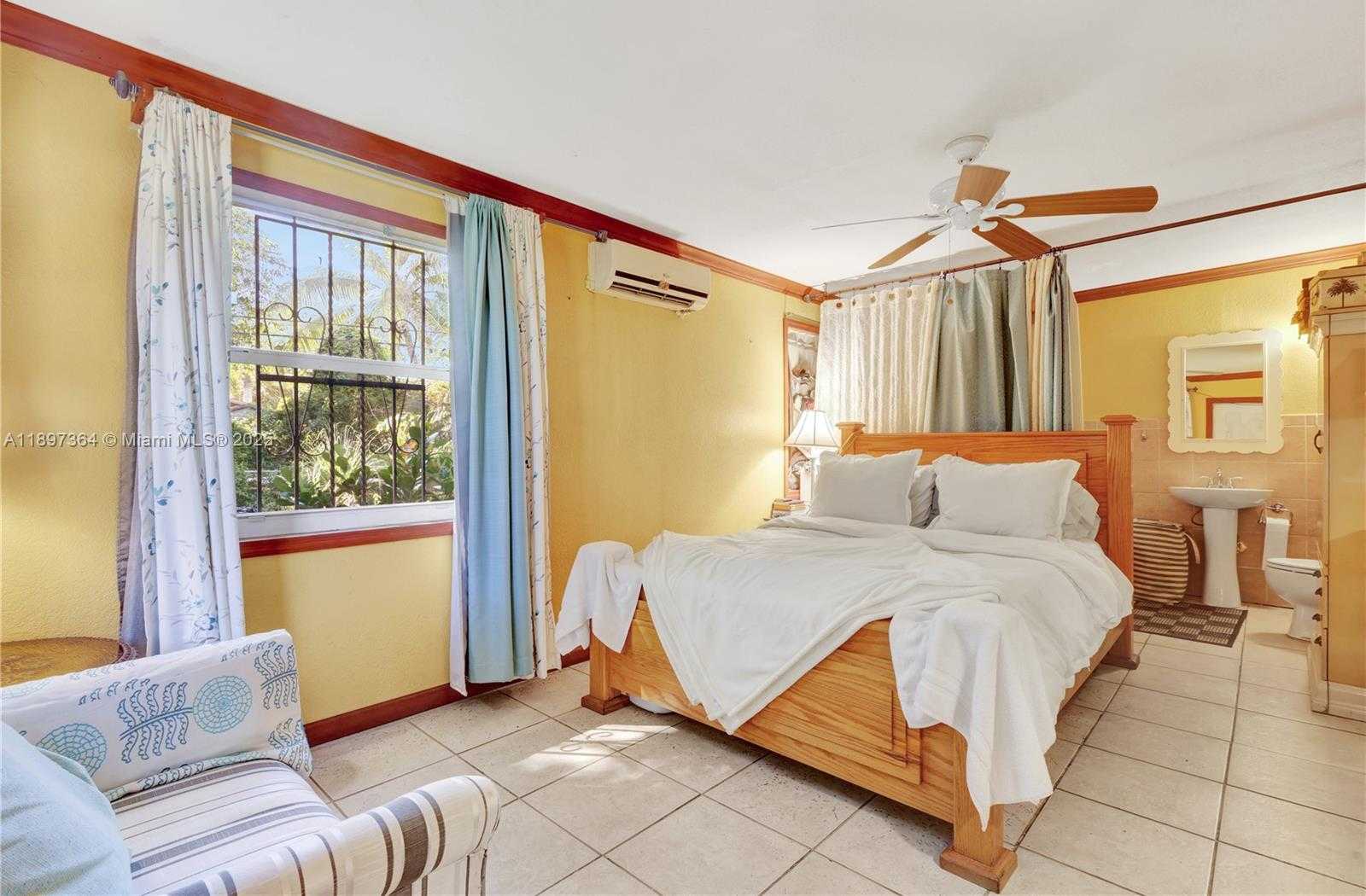 Small Image of 1140 NORTH WEST 127TH ST, North Miami Number 15