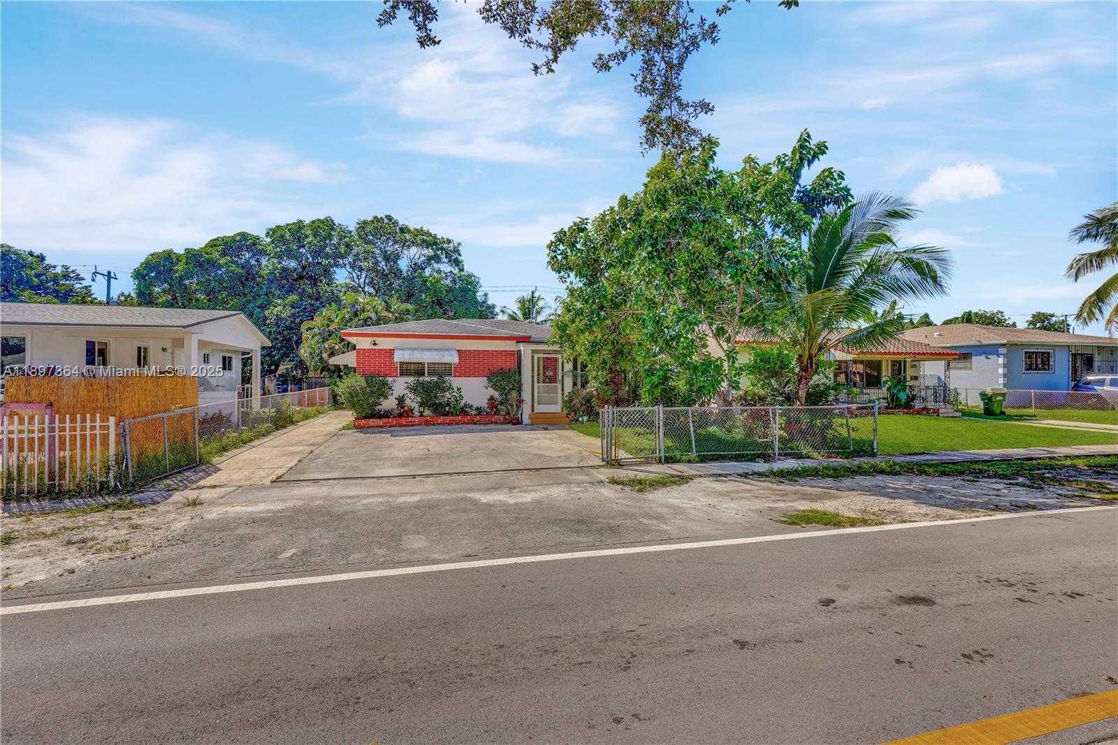 Small Image of 1140 NORTH WEST 127TH ST, North Miami Number 27