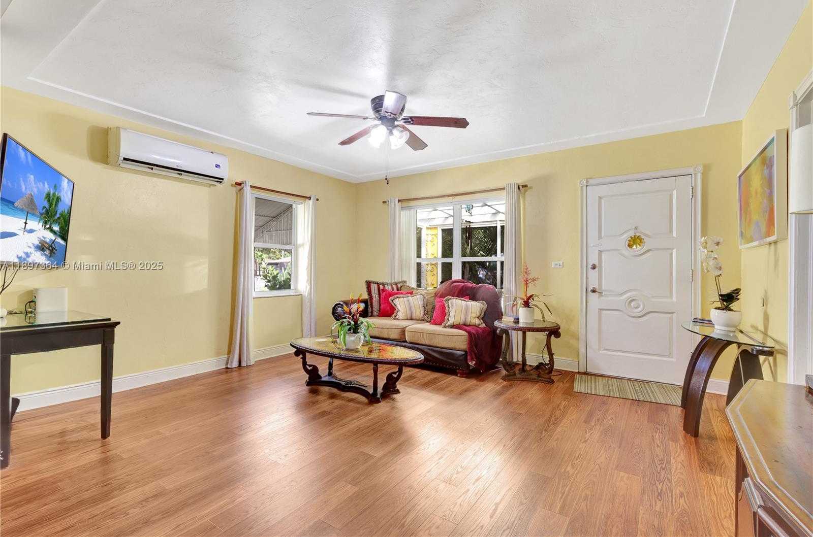 Small Image of 1140 NORTH WEST 127TH ST, North Miami Number 3