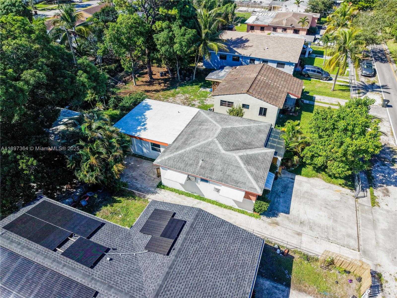 Small Image of 1140 NORTH WEST 127TH ST, North Miami Number 35