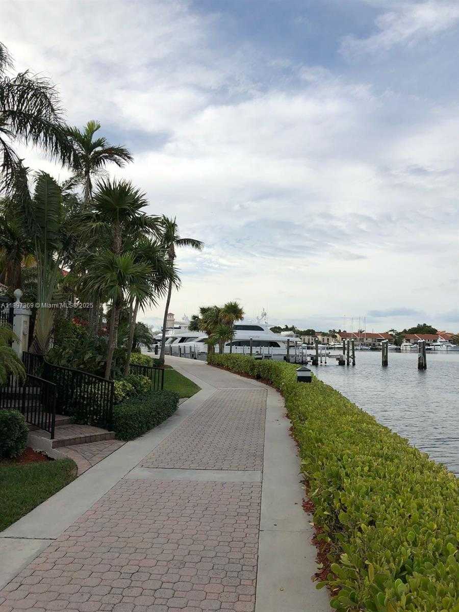 Small Image of 3699 NORTH EAST 208TH TER, Aventura Number 6