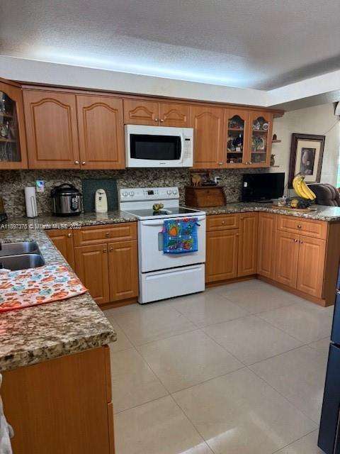 Small Image of 961 EAST 10TH PL, Hialeah Number 2