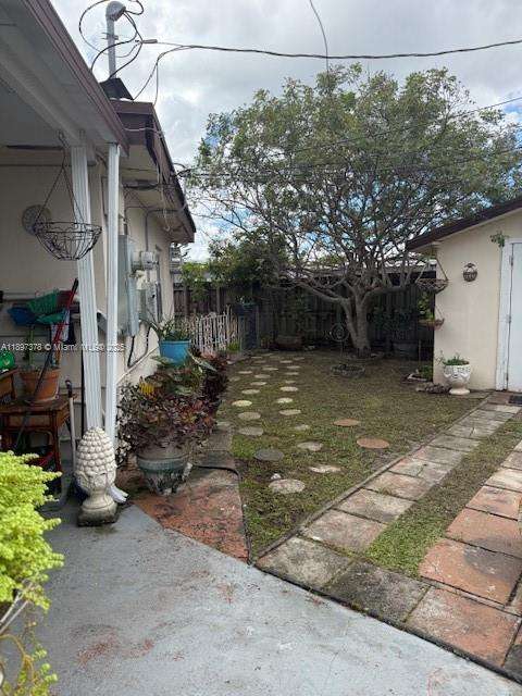 Small Image of 961 EAST 10TH PL, Hialeah Number 9