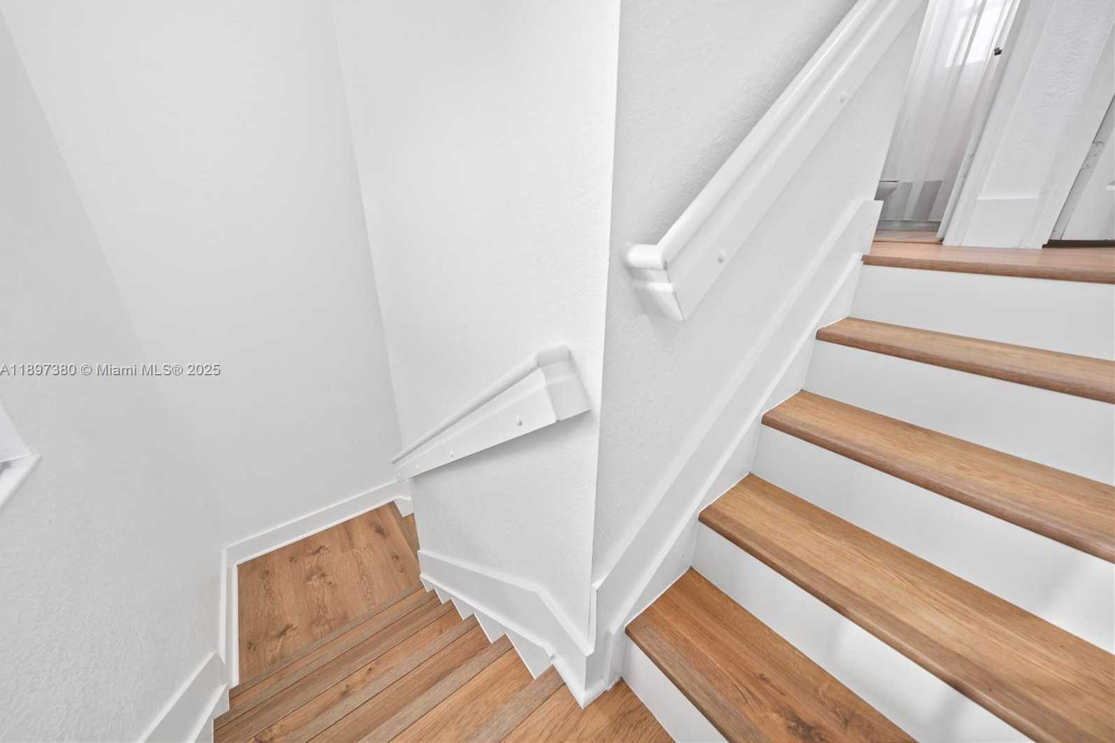 Small Image of 10800 WEST 35TH WAY, Hialeah Number 15